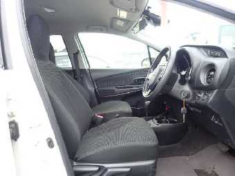 TOYOTA VITZ 2018 Image 5