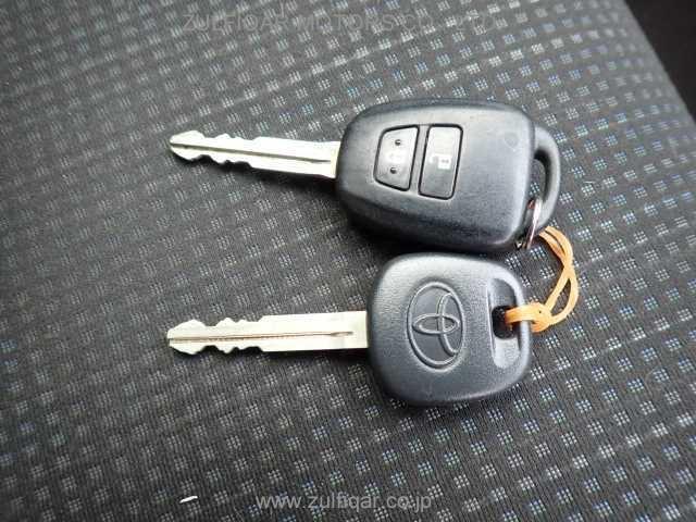 TOYOTA VITZ 2018 Image 7