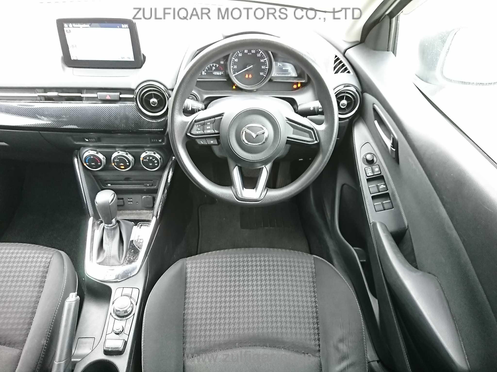 MAZDA DEMIO 2018 Image 12