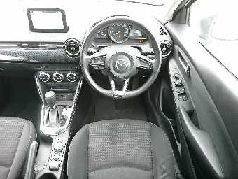 MAZDA DEMIO 2018 Image 10