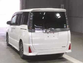 TOYOTA VOXY 2015 Image 2