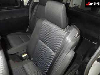 TOYOTA VOXY 2015 Image 5