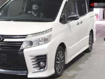 TOYOTA VOXY 2015 Image 6