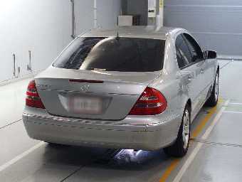 MERCEDES BENZ E CLASS 2002 Image 2