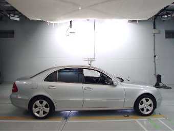 MERCEDES BENZ E CLASS 2002 Image 3