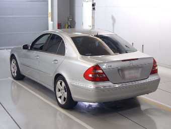 MERCEDES BENZ E CLASS 2002 Image 6
