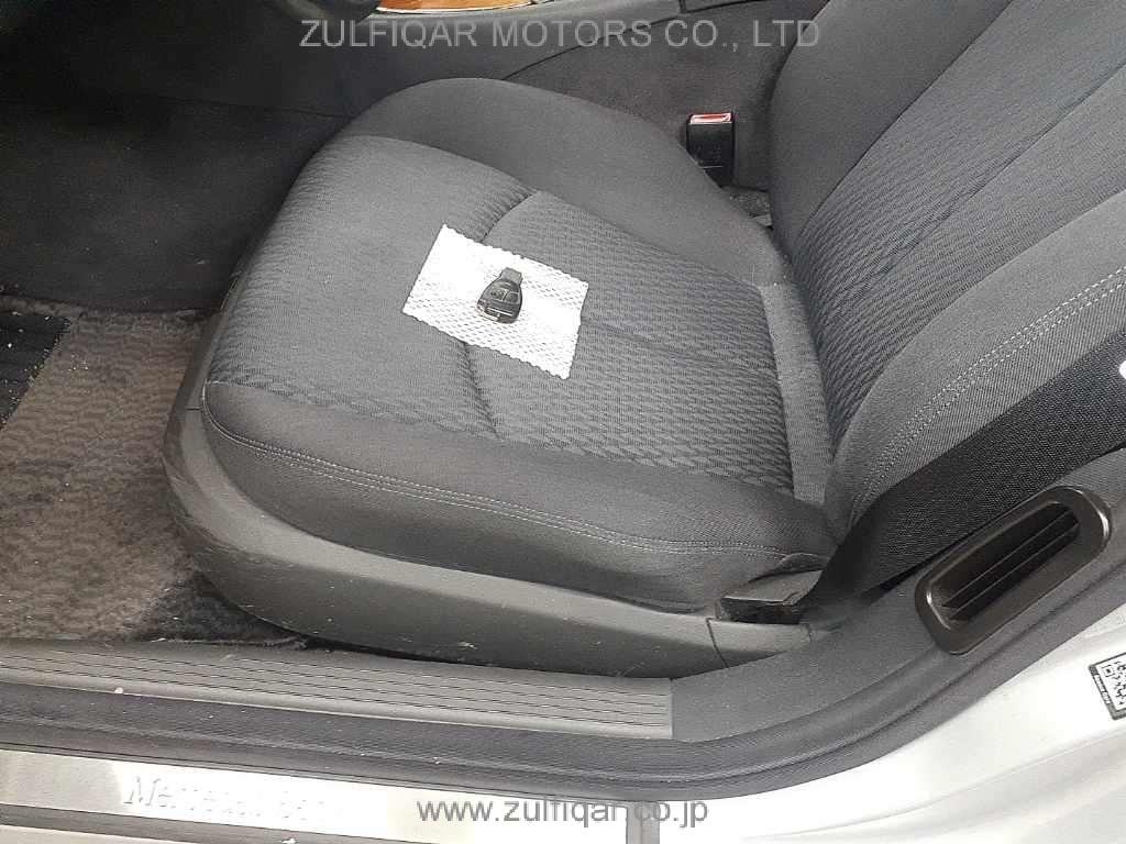 MERCEDES BENZ E CLASS 2002 Image 8