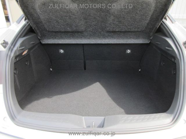 TOYOTA C-HR 2020 Image 9