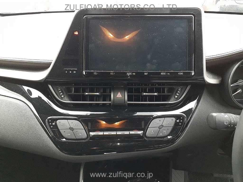 TOYOTA C-HR 2019 Image 10