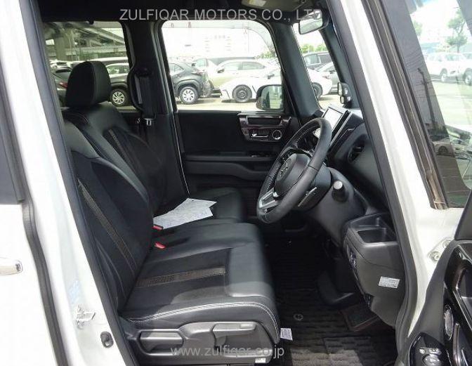 HONDA N-BOX CUSTOM 2019 Image 12