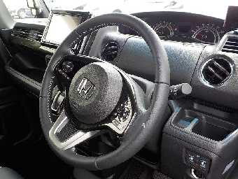 HONDA N-BOX CUSTOM 2019 Image 17