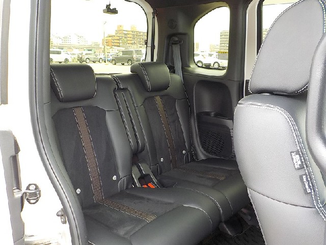 HONDA N-BOX CUSTOM 2019 Image 28