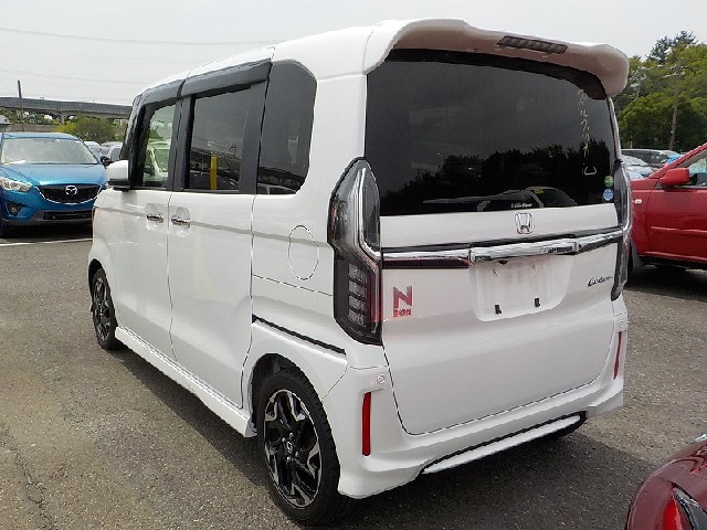 HONDA N-BOX CUSTOM 2019 Image 32