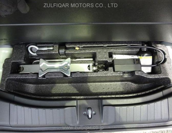 HONDA N-BOX CUSTOM 2019 Image 9