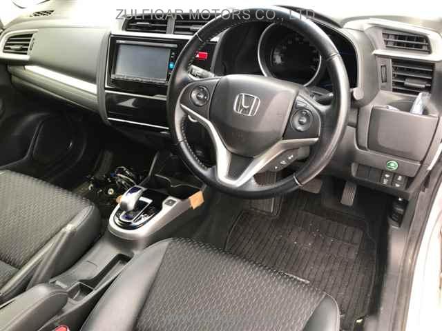 HONDA FIT HYBRID 2015 Image 3