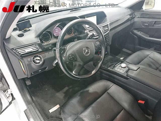 MERCEDES BENZ E CLASS 2011 Image 3