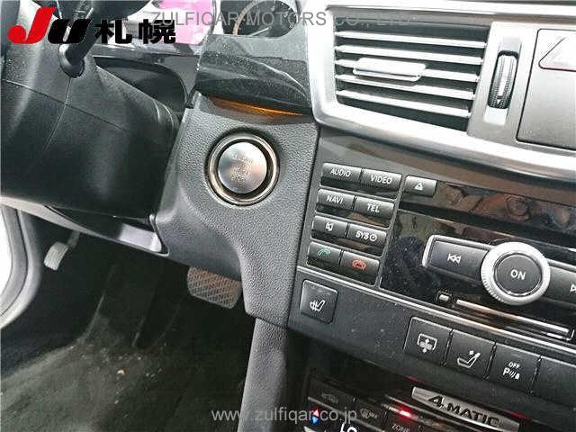 MERCEDES BENZ E CLASS 2011 Image 4