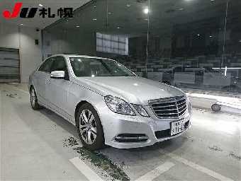 MERCEDES BENZ E CLASS 2011 Image 8