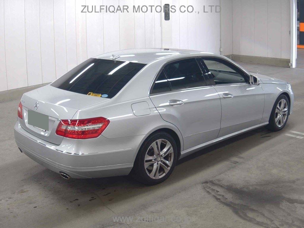 MERCEDES BENZ E CLASS 2009 Image 5