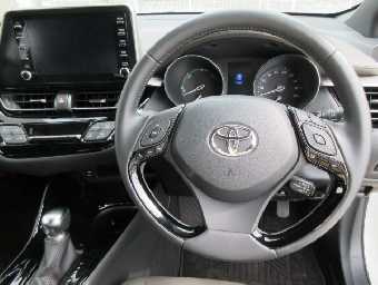 TOYOTA C-HR 2019 Image 13