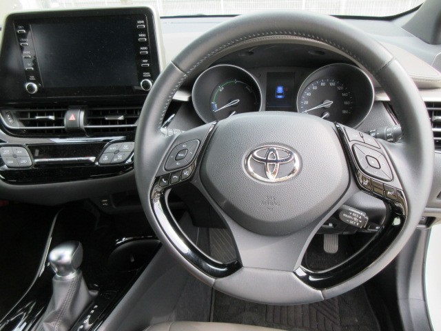 TOYOTA C-HR 2019 Image 19