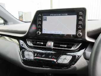 TOYOTA C-HR 2019 Image 16