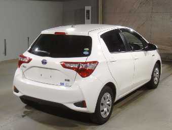 TOYOTA VITZ 2018 Image 2
