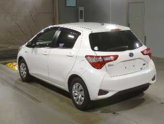 TOYOTA VITZ 2018 Image 4