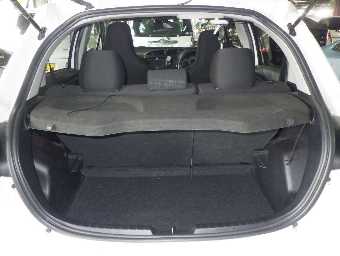 TOYOTA VITZ 2018 Image 8