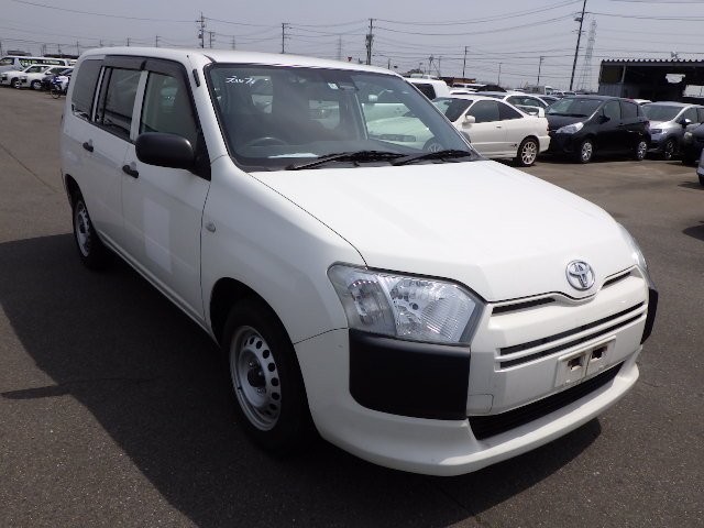 TOYOTA PROBOX 2018 Image 30