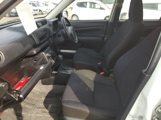 TOYOTA PROBOX 2018 Image 20