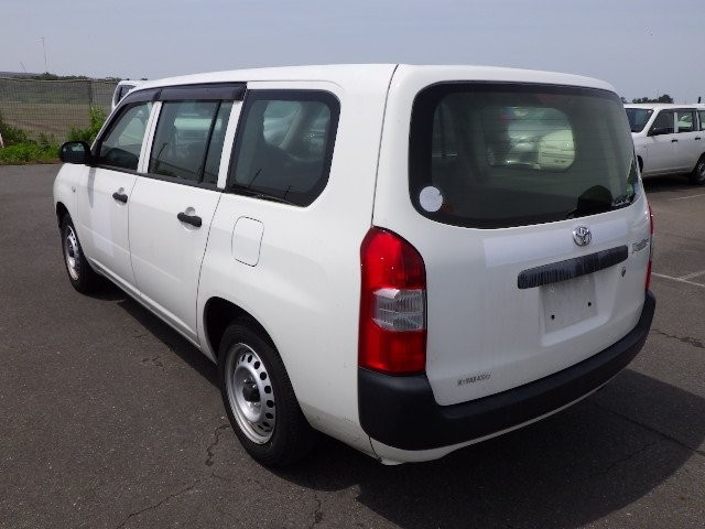 TOYOTA PROBOX 2018 Image 32