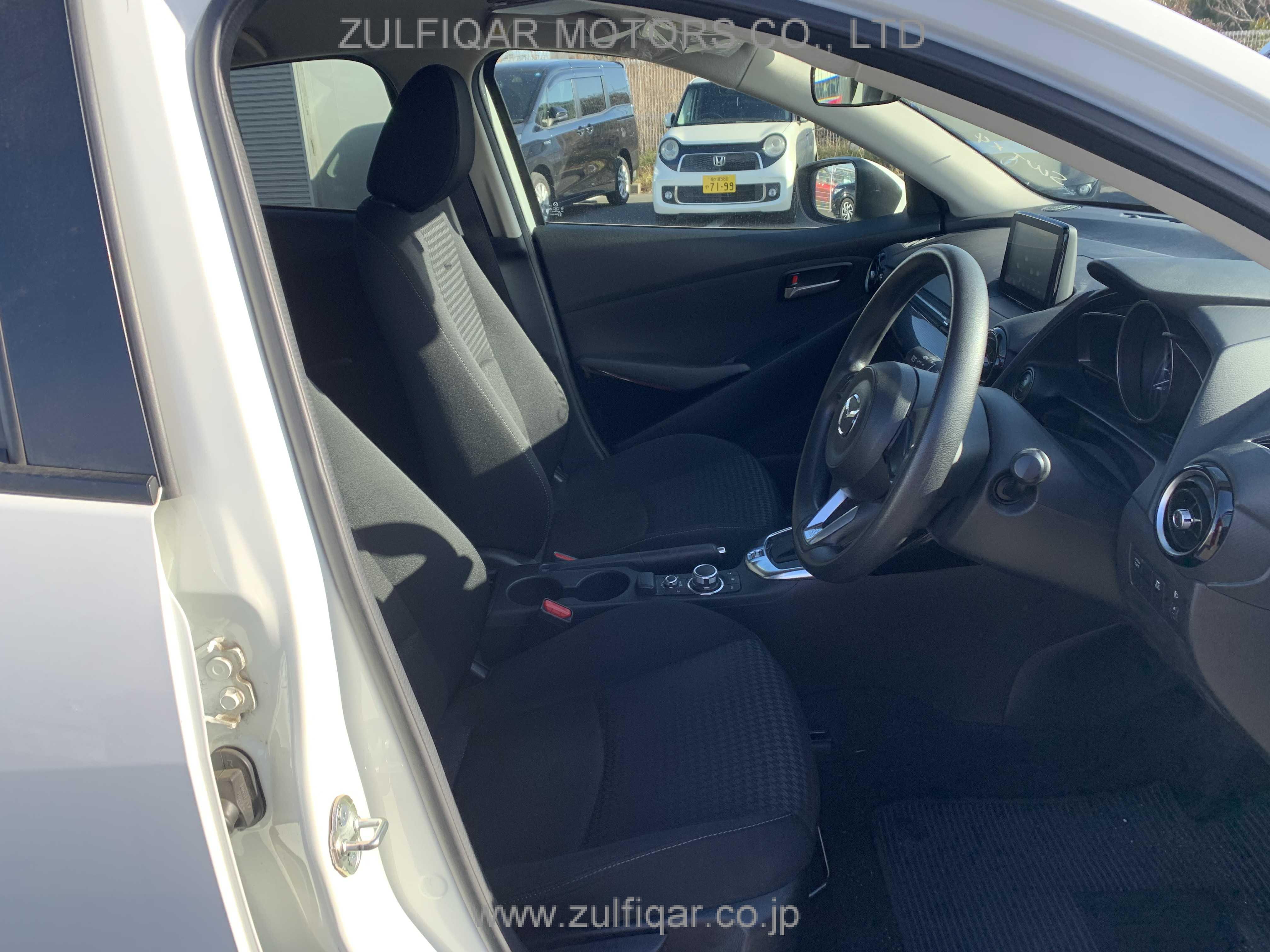 MAZDA DEMIO 2017 Image 21