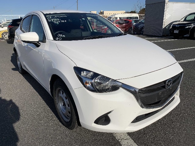 MAZDA DEMIO 2017 Image 27