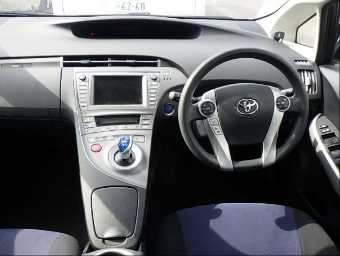 TOYOTA PRIUS PHV 2012 Image 6