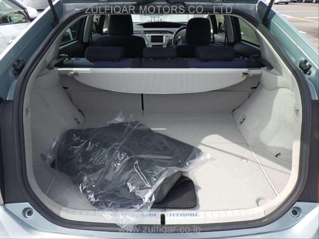 TOYOTA PRIUS PHV 2012 Image 8