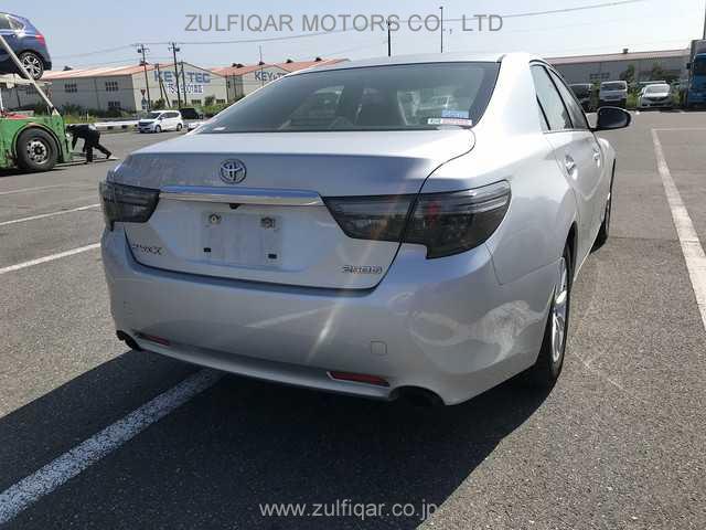 TOYOTA MARK X 2017 Image 8