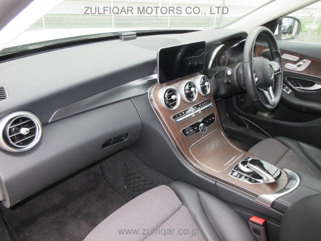 MERCEDES BENZ C CLASS 2018 Image 19