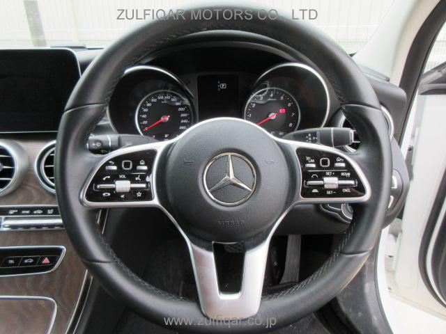 MERCEDES BENZ C CLASS 2018 Image 20