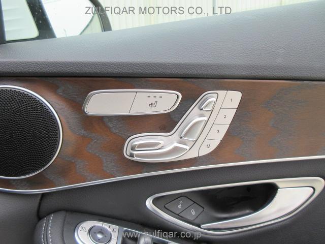 MERCEDES BENZ C CLASS 2018 Image 23