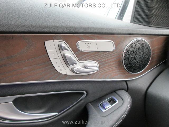 MERCEDES BENZ C CLASS 2018 Image 24