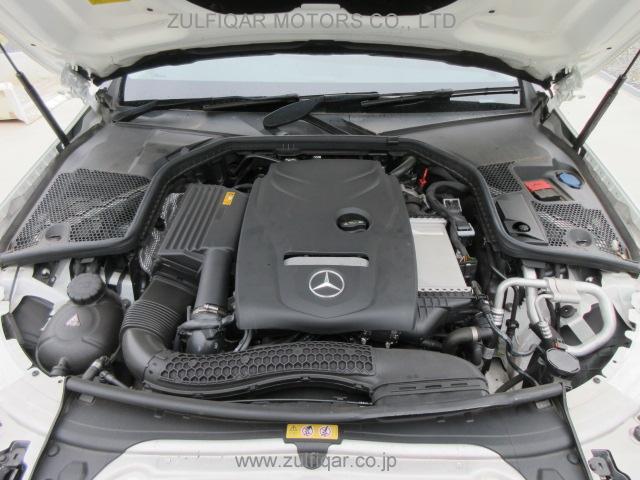 MERCEDES BENZ C CLASS 2018 Image 28