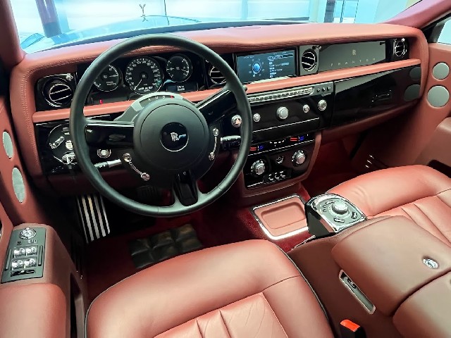 ROLLS ROYCE PHANTOM 2015 Image 31