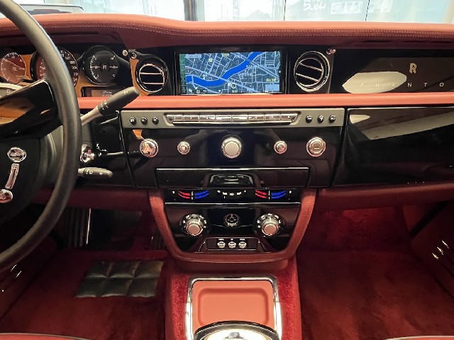 ROLLS ROYCE PHANTOM 2015 Image 32