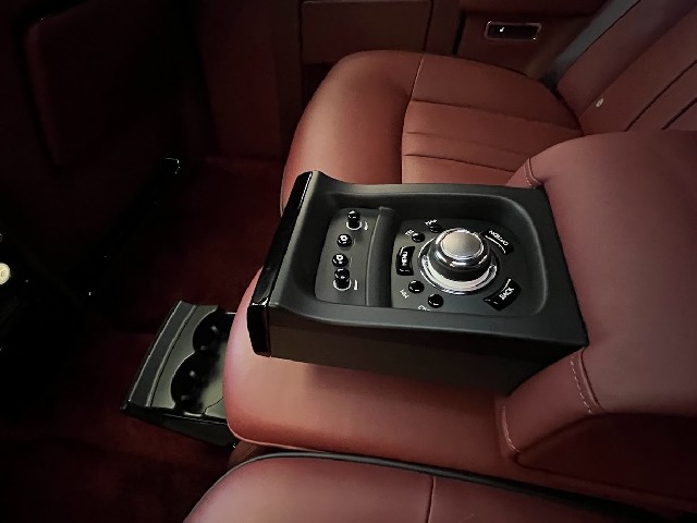 ROLLS ROYCE PHANTOM 2015 Image 59