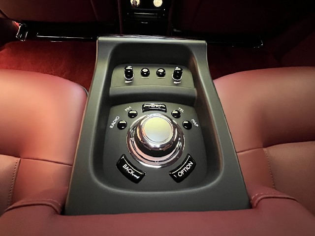 ROLLS ROYCE PHANTOM 2015 Image 60