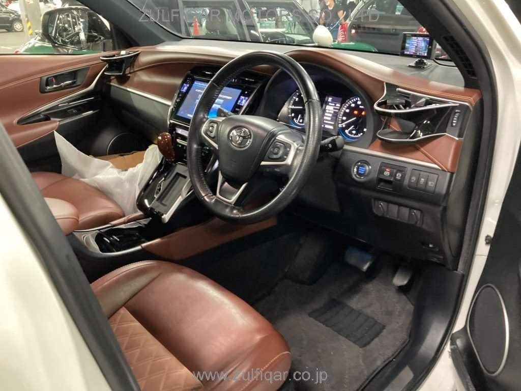 TOYOTA HARRIER 2018 Image 5