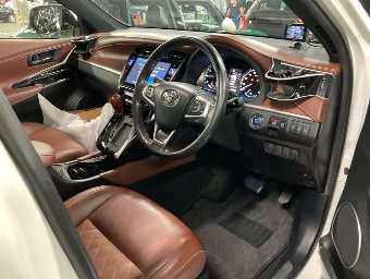 TOYOTA HARRIER 2018 Image 5