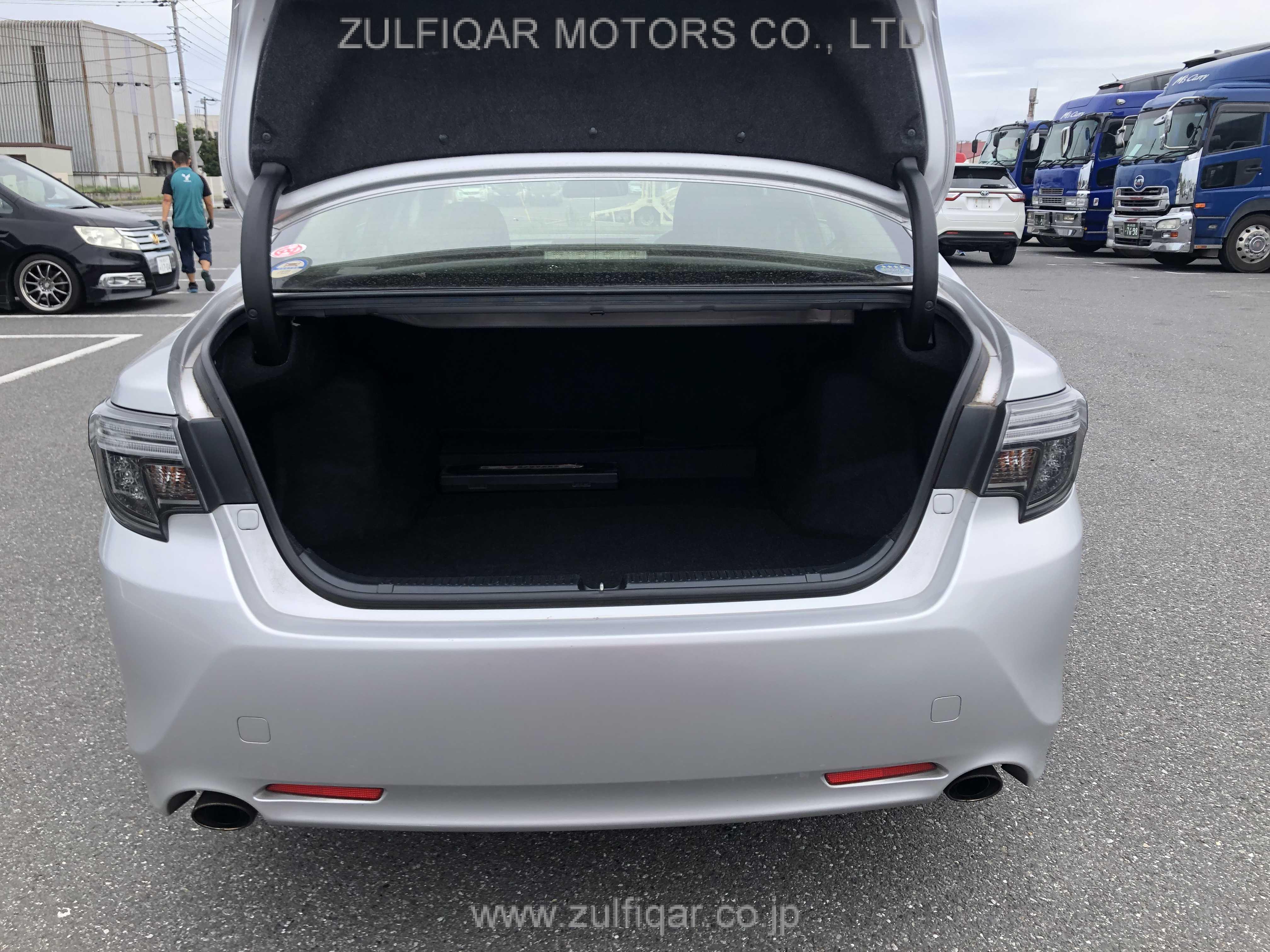 TOYOTA MARK X 2017 Image 12