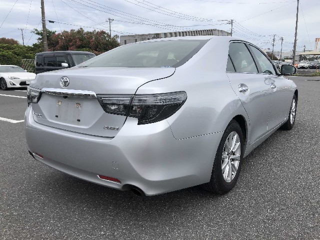 TOYOTA MARK X 2017 Image 21